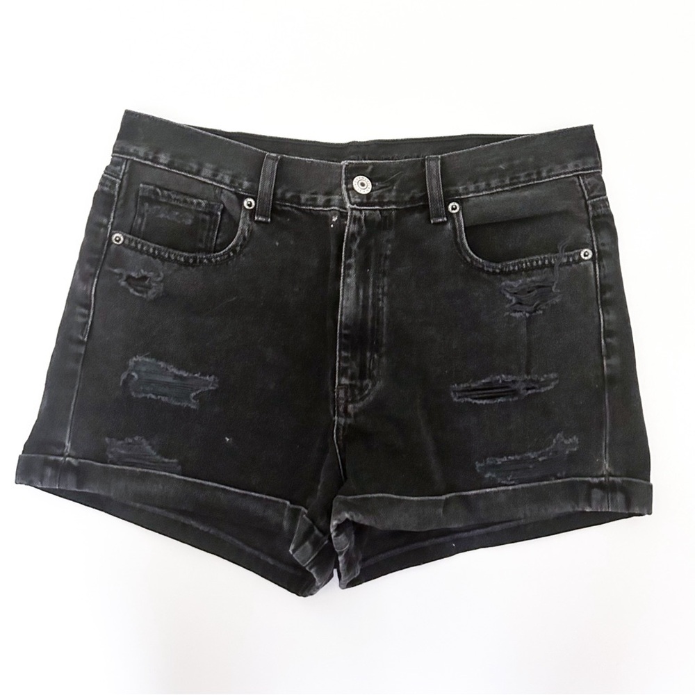AMERICAN EAGLE HIGH RISE MOM SHORT